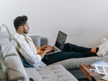 中國人在國外如何辦理銀行卡？真實經(jīng)驗與操作指南